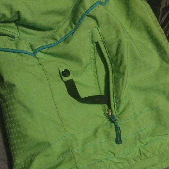 Obermeyer Kids Lime Green Raincoat With Blue Lining And Many Pocket And Features - Picture 14 of 14